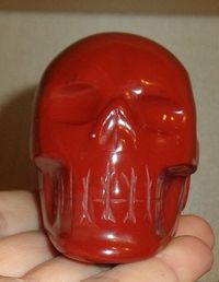 großer roter Jaspis Kristallschädel aus Brasilien