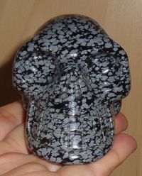 Schneeflockenobsidian Kristallschädel 245 g