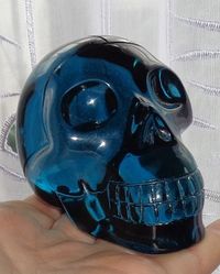 großer blauer Obsidianschädel 360 g klar