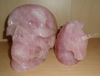 2,6 kg Rosenquarz Kristallschädel und Einhorn