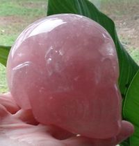 Rosenquarz Kristallschädel aktiviert 430 g