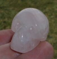 Kleiner Rosenquarz Kristallschädel ca. 20 g