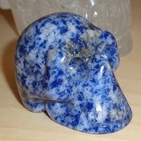 kleiner Sodalith Kristallschädel 100 g