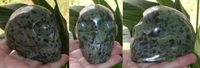 Serpentin Kristallschädel aus Brasilien