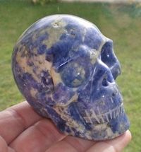 blauer Lapislazuli Kristallschädel 300 g