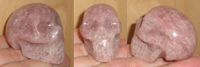 kleiner Erdbeerquarz Kristallschädel 85 g