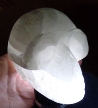 weißer Selenit Kristallschädel 850 g
